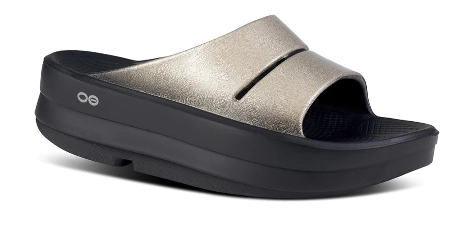 OOFOS OOMEGA LUX SLIDE SHOES n FEET