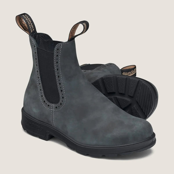 BLUNDSTONE 1630 RUSTIC BLACK SHOES n FEET