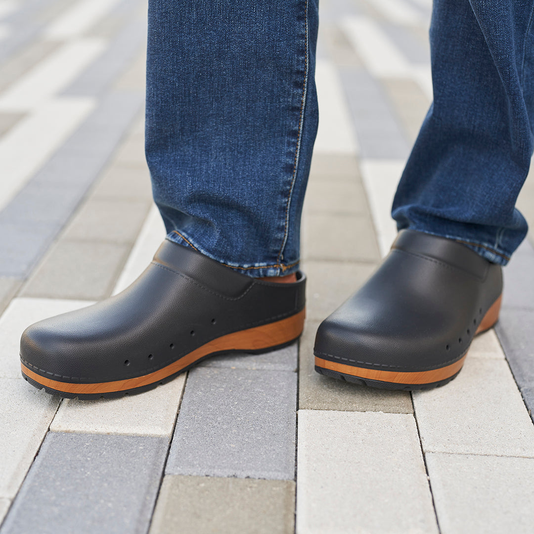 DANSKO KANE MEN BLACK SHOES n FEET
